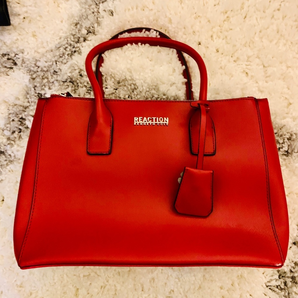 KENNETH COLE REACTION OVERSIZED HANDBAG. MSRP $158